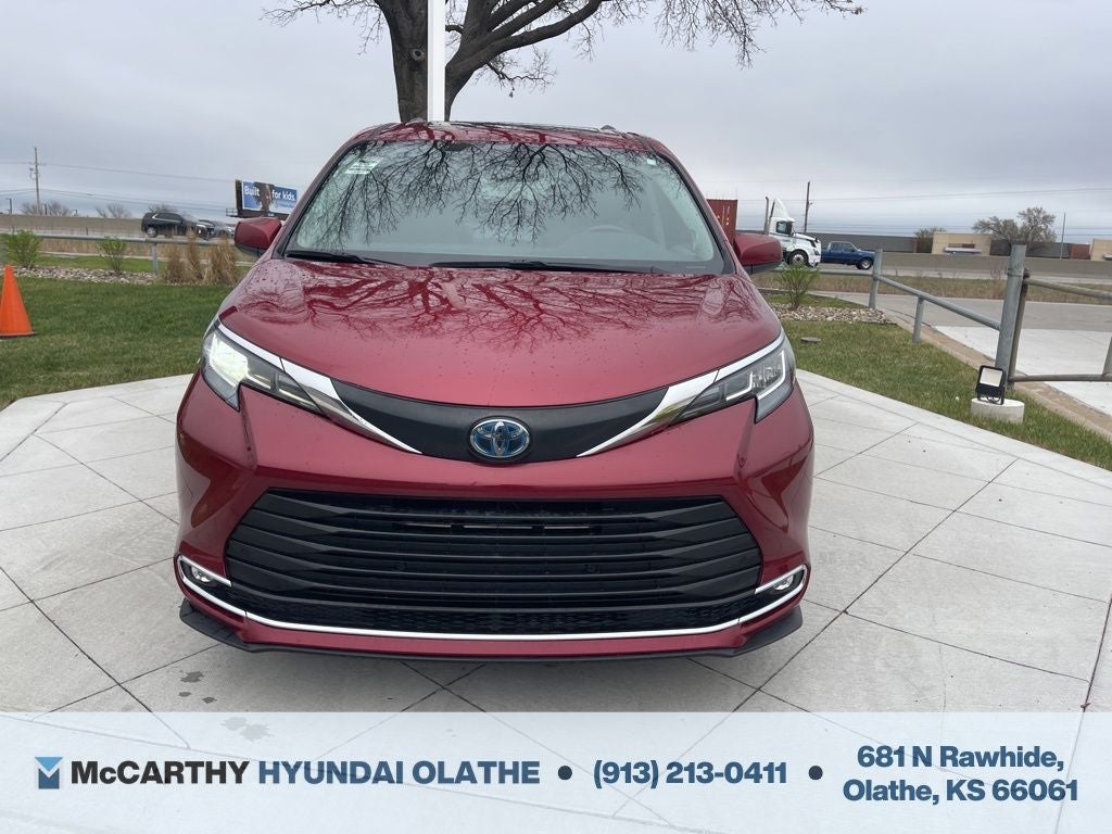 2021 Toyota Sienna XLE 7 Passenger