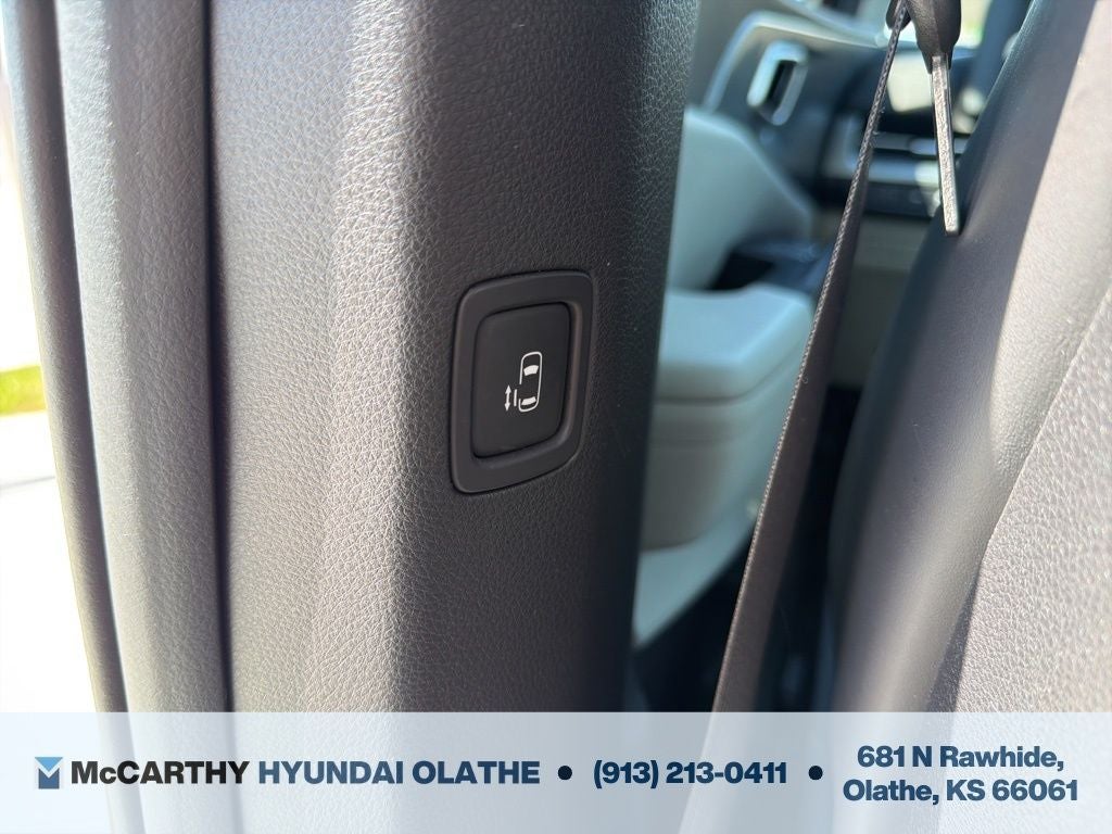 2023 Kia Carnival LX