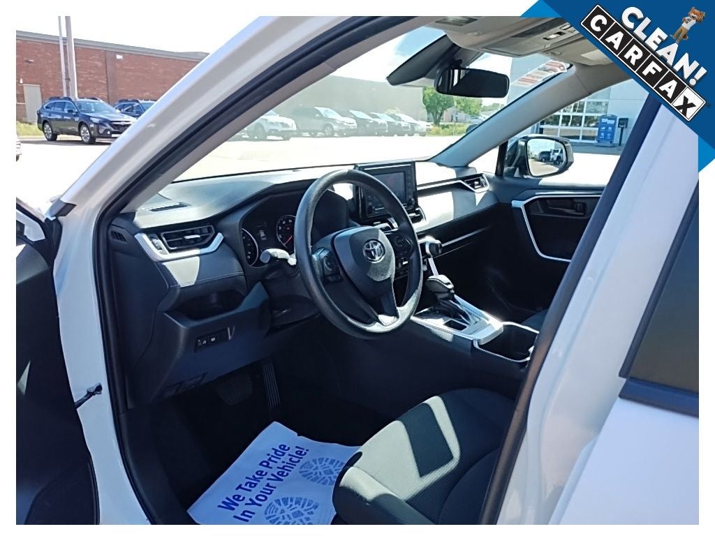 2022 Toyota RAV4 LE