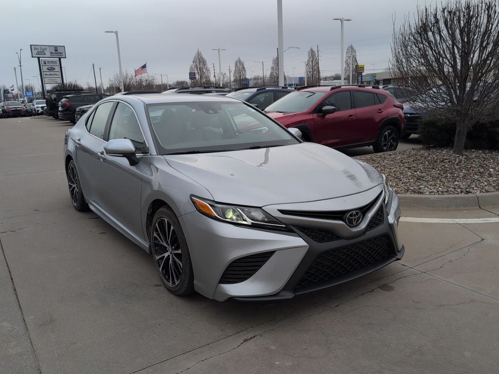 2019 Toyota Camry SE