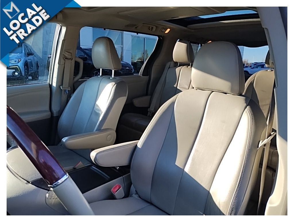 2013 Toyota Sienna AWD 7 Passenger