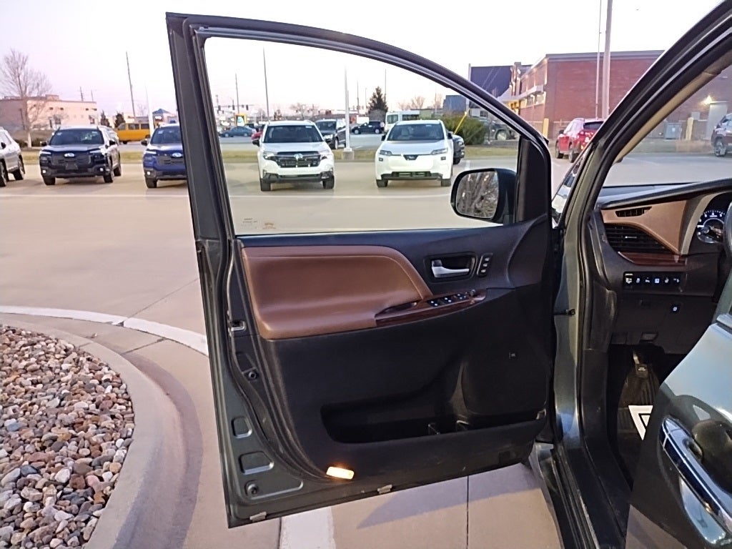 2018 Toyota Sienna Limited Premium 7 Passenger AWD