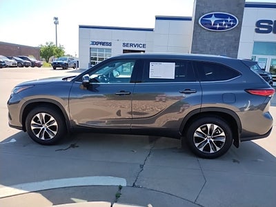 2022 Toyota Highlander XLE