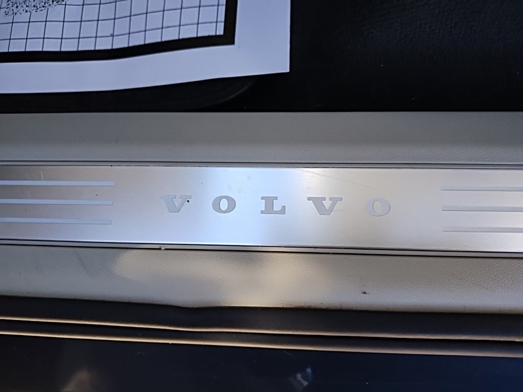 2022 Volvo XC90 T6 Momentum