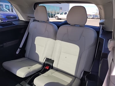 2022 Volvo XC90 T6 Momentum