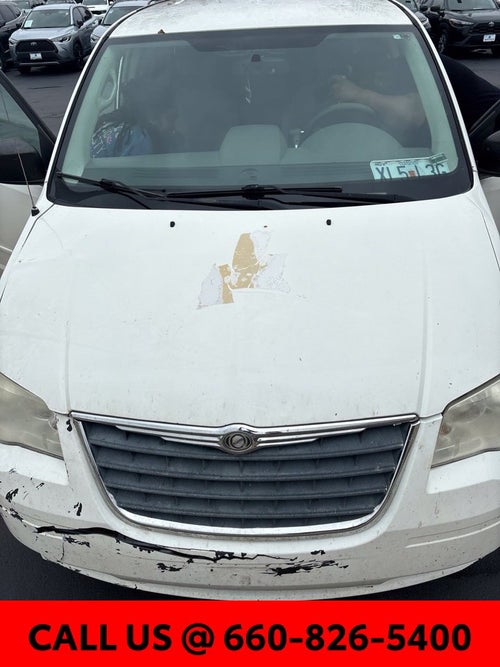 2010 Chrysler Town & Country LX