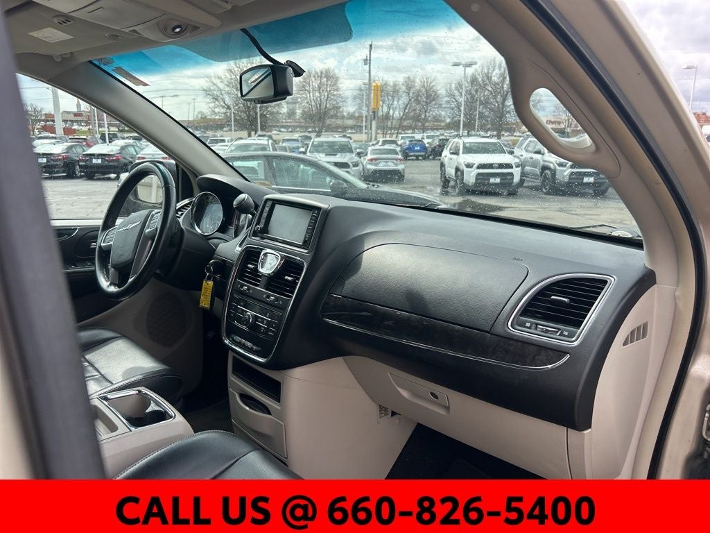 2014 Chrysler Town & Country Touring