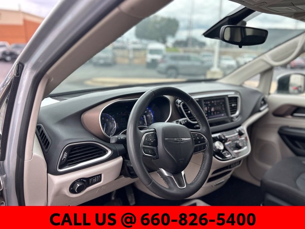2023 Chrysler Voyager LX