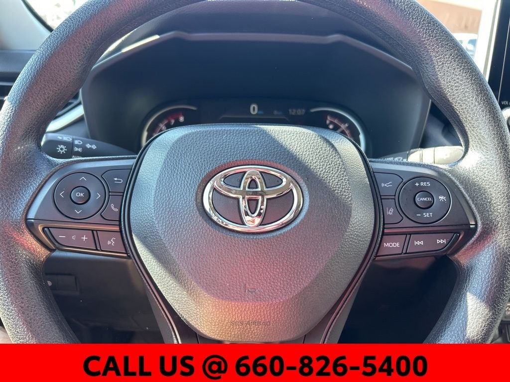 2025 Toyota RAV4 XLE