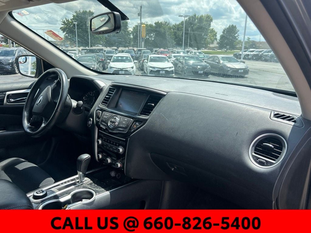 2020 Nissan Pathfinder SV