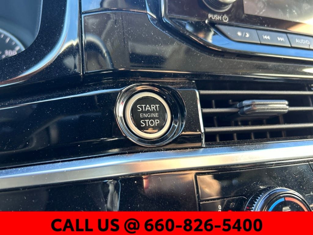 2024 Nissan Pathfinder SV