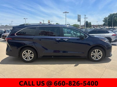 2023 Toyota Sienna XSE 8 Passenger