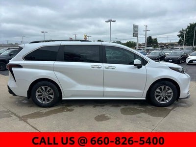 2024 Toyota Sienna XLE 8 Passenger