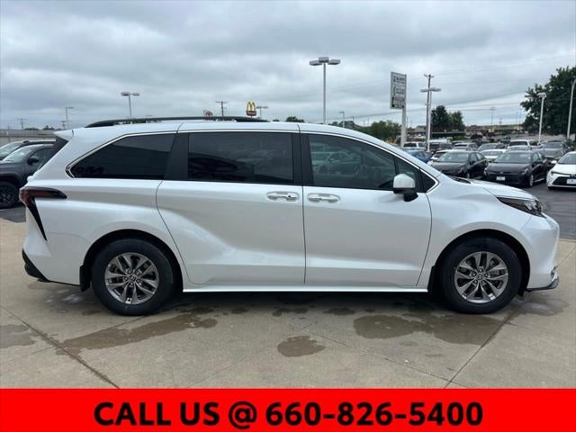 2024 Toyota Sienna XLE 8 Passenger