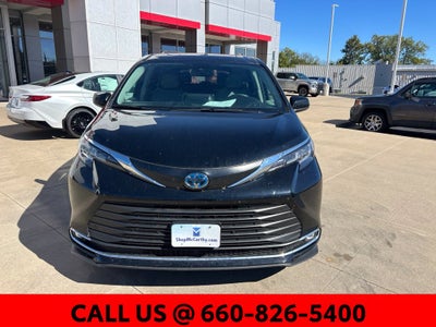 2022 Toyota Sienna XLE 7 Passenger