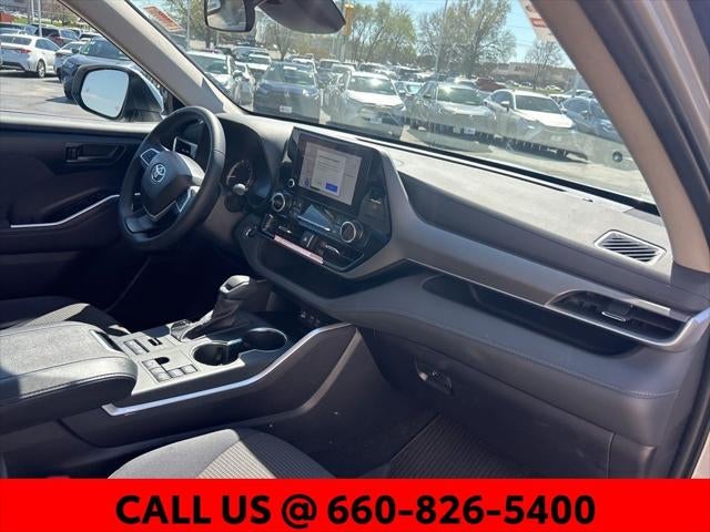 2025 Toyota Highlander LE