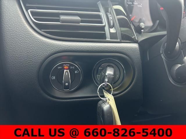 2020 Porsche Macan Base