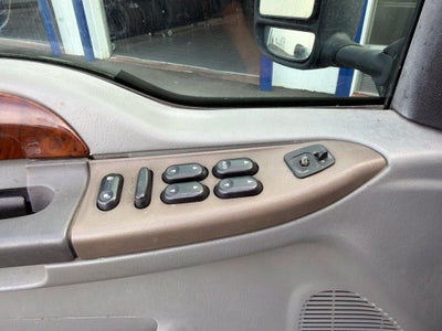 2004 Ford Super Duty F-250 Base