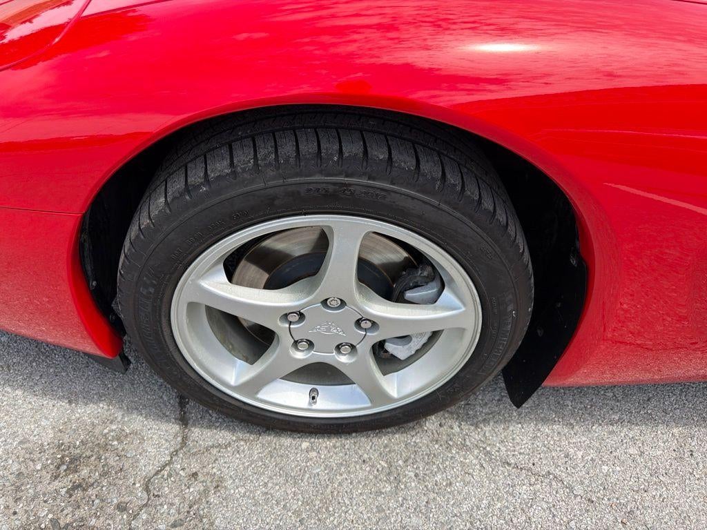 2004 Chevrolet Corvette Base