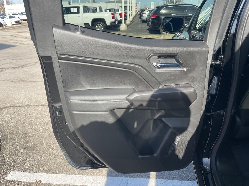 2025 Chevrolet Colorado WT/LT