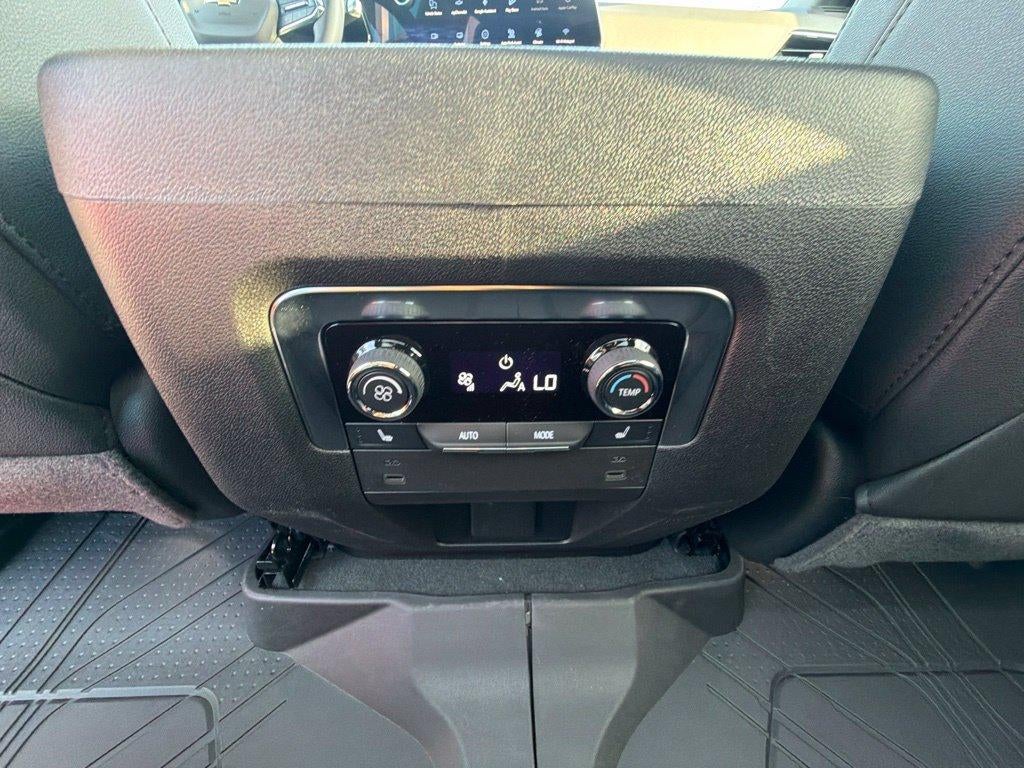 2027 Chevrolet Suburban LT