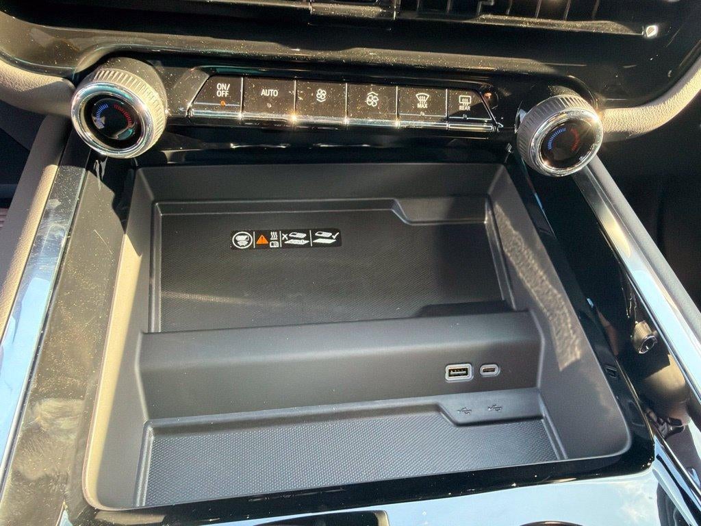 2027 Chevrolet Suburban LT