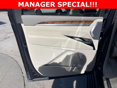 2025 Cadillac Escalade ESV Sport Platinum