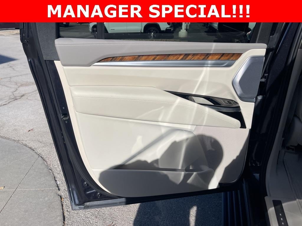 2025 Cadillac Escalade ESV Sport Platinum