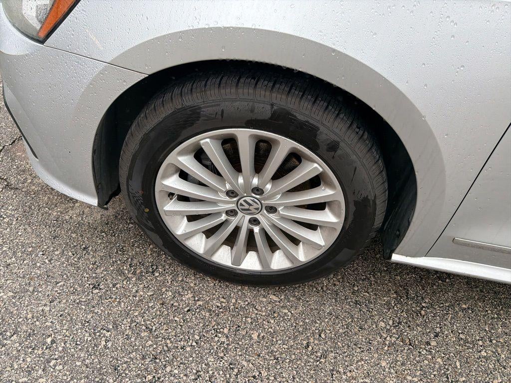 2016 Volkswagen Passat 1.8T SE