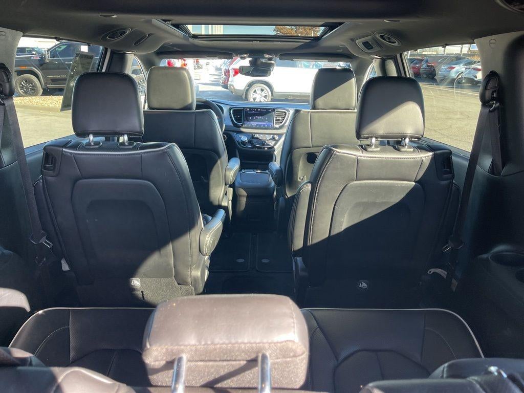 2025 Chrysler PACIFICA Base