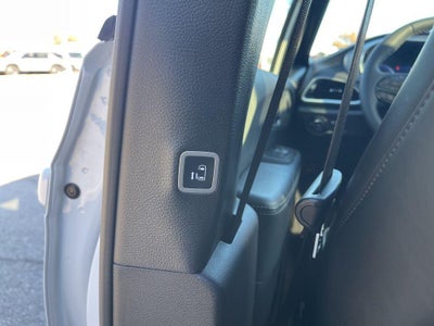 2025 Chrysler PACIFICA Base