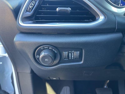 2025 Chrysler PACIFICA Base