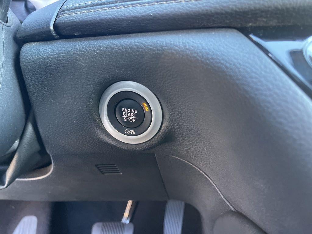 2025 Chrysler PACIFICA Base
