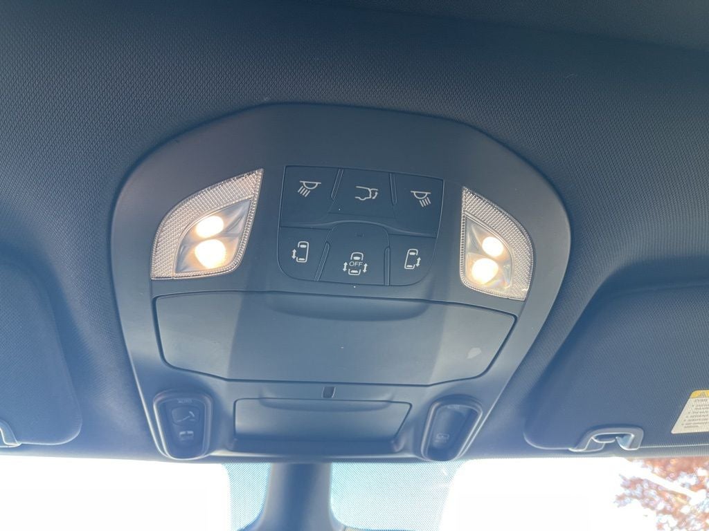 2025 Chrysler PACIFICA Base