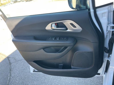 2025 Chrysler PACIFICA Base