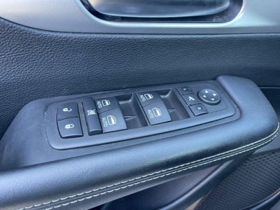 2025 Chrysler PACIFICA Base