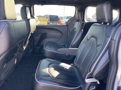 2025 Chrysler PACIFICA Base