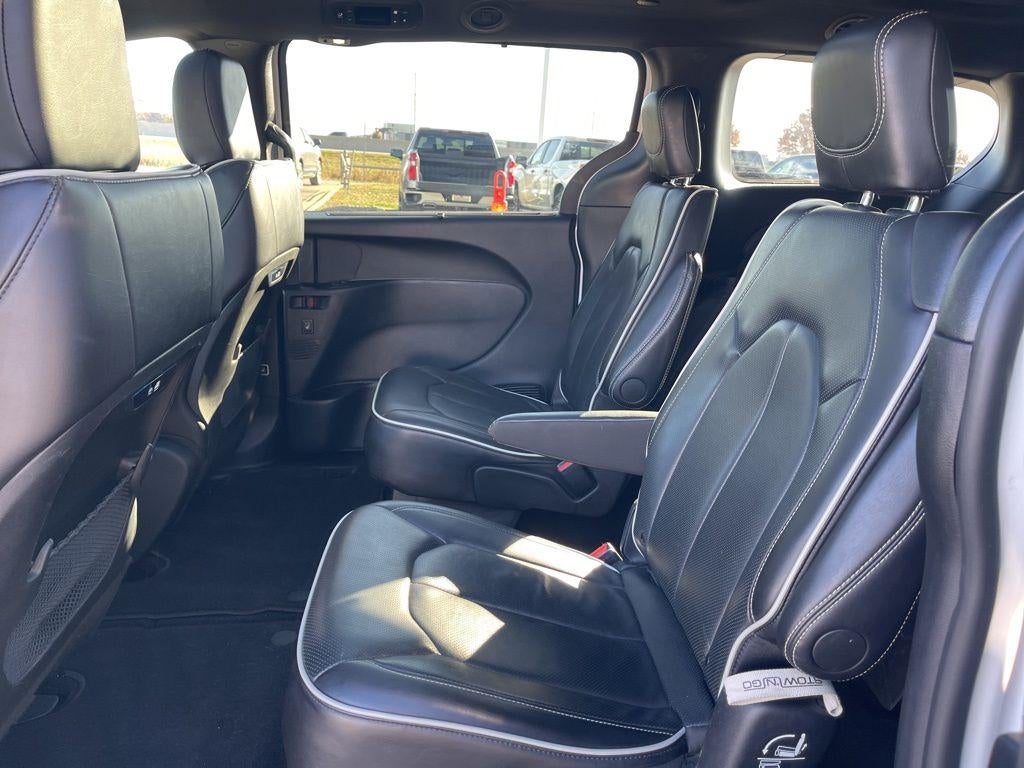 2025 Chrysler PACIFICA Base