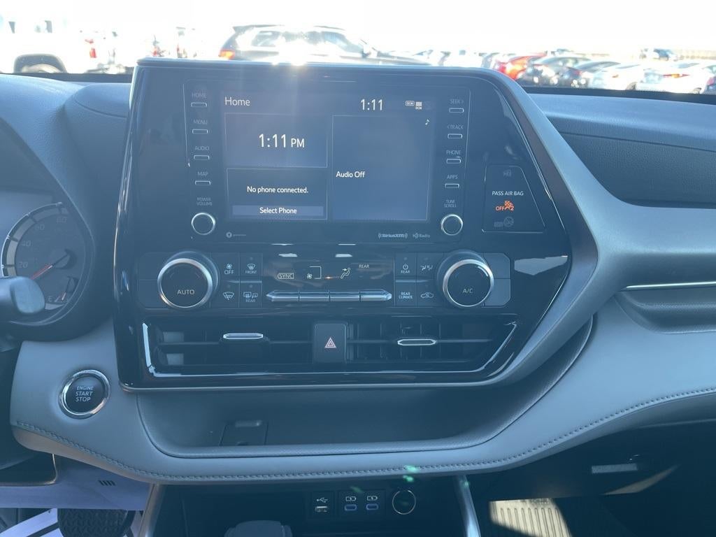 2022 Toyota HIGHLANDER LE