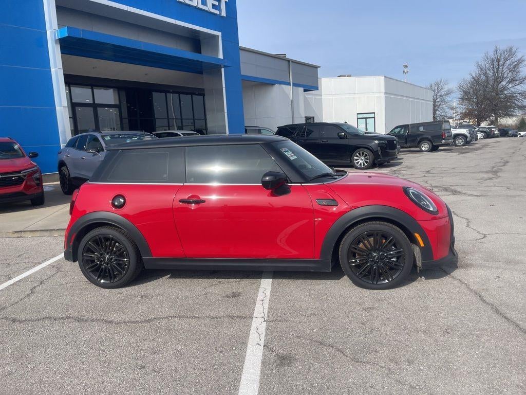 2024 MINI Hardtop 2 Door Iconic