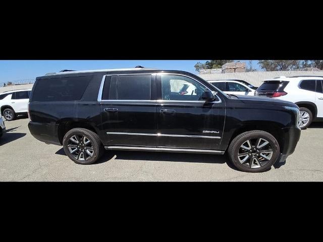 Used 2019 GMC Yukon XL Denali with VIN 1GKS2HKJ4KR146976 for sale in Kansas City