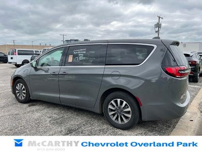 2022 Chrysler Pacifica Hybrid Touring L