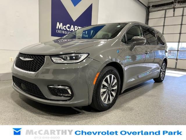 2022 Chrysler Pacifica Hybrid Touring L