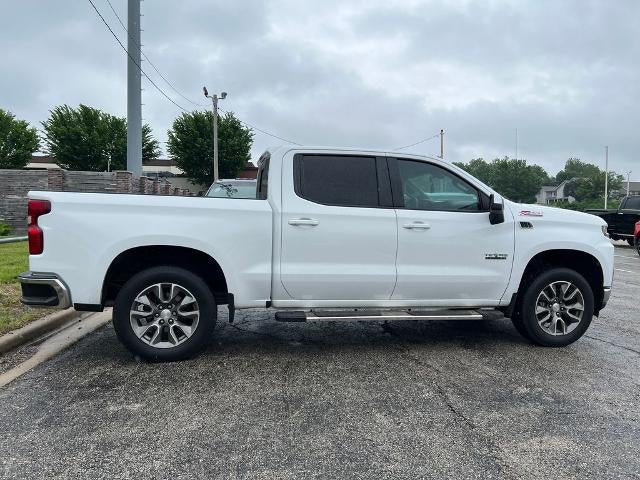 Used 2021 Chevrolet Silverado 1500 LT with VIN 3GCUYDED1MG298685 for sale in Kansas City