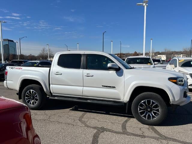 Used 2022 Toyota Tacoma TRD Sport with VIN 3TYCZ5AN1NT060369 for sale in Kansas City