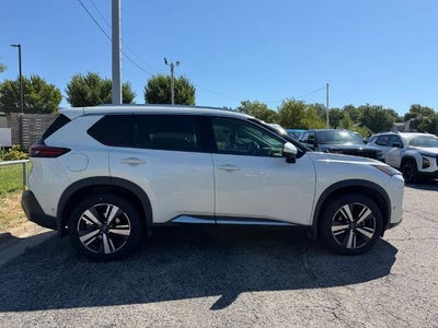 2022 Nissan Rogue SL