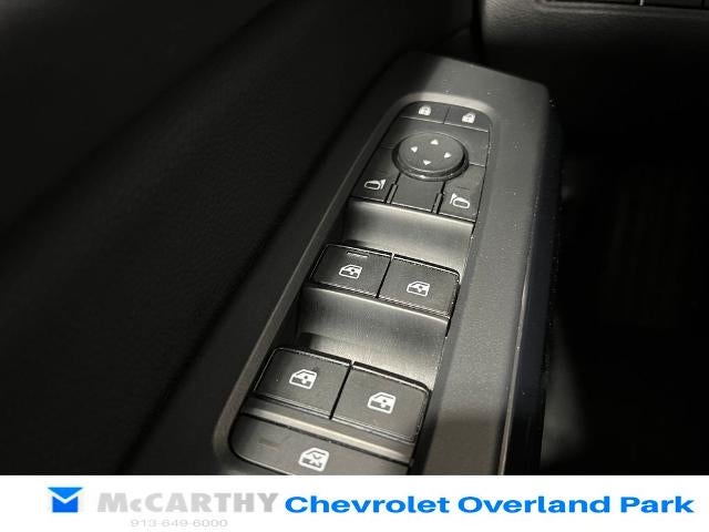 2025 Nissan Pathfinder SV - Photo 15