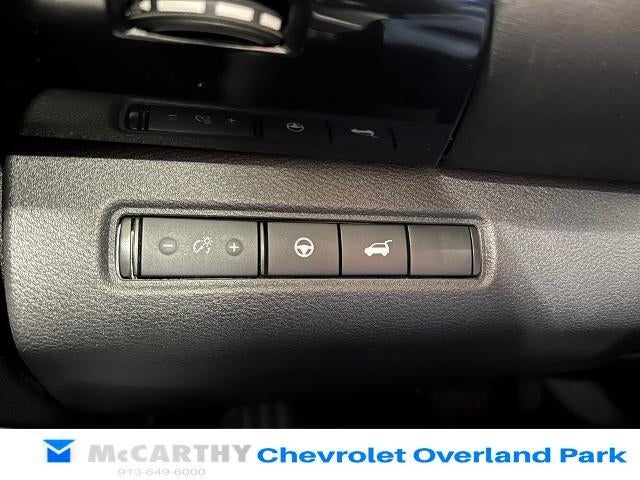 2025 Nissan Pathfinder SV - Photo 16