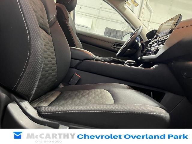 2025 Nissan Pathfinder SV - Photo 31
