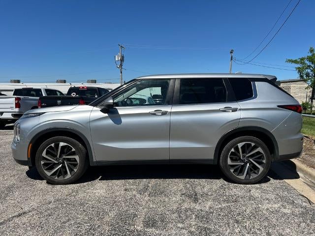 2023 Mitsubishi Outlander SE